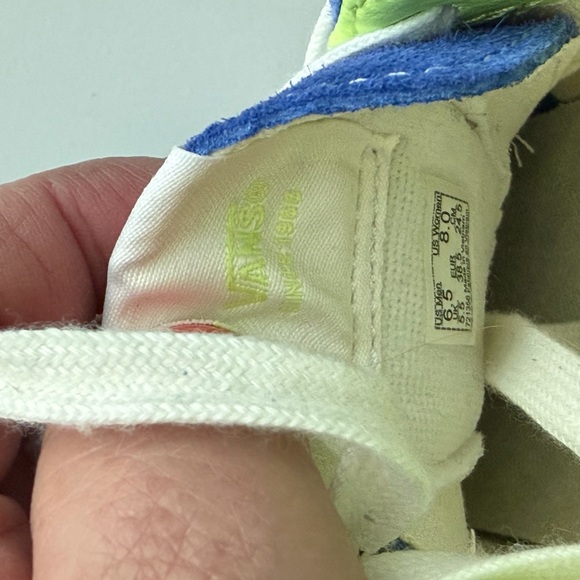 Trendy Vans Sneakers - Picture 14 of 14